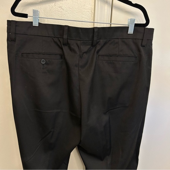 Amazon Essentials Men’s Slim Fit Flat Front Dress Pants Black Size 38x34 - Picture 9 of 10